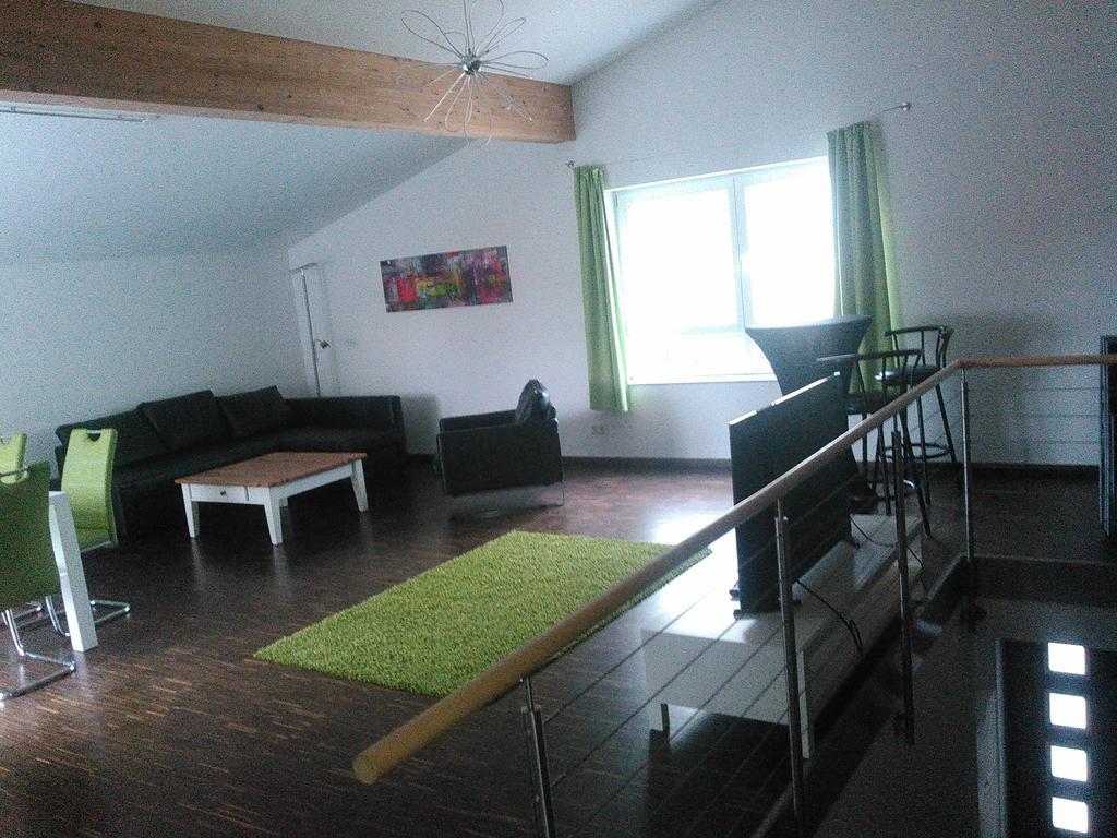 Ferienwohnung Zum Kletterturm เคาฟ์บอยเริน ภายนอก รูปภาพ